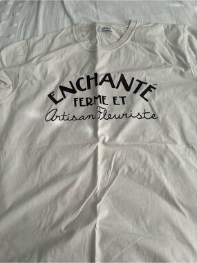 Unbranded Enchanté White Graphic Short Sleeve Tee